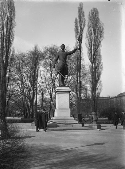 Enligt fotografens noteringar: "Karl d. 12 taget 1910 af Selma Sahlberg."