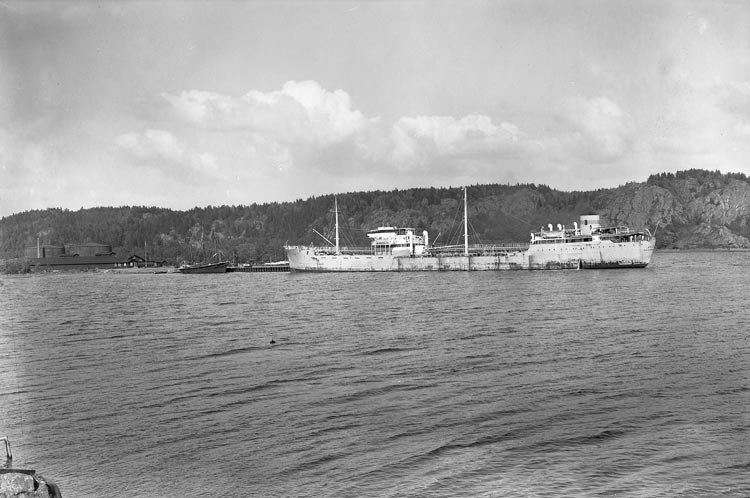 Tankfartyget JULIUS i Munkedals hamn 1948