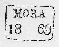 Datumstämpel av fyrkantstyp med heldragen ram och texten"MORA
18 69". Antikvastil och ortsnamnet i linje. Normalstämpel 7enligt
Stämpelhandboken, 1952.