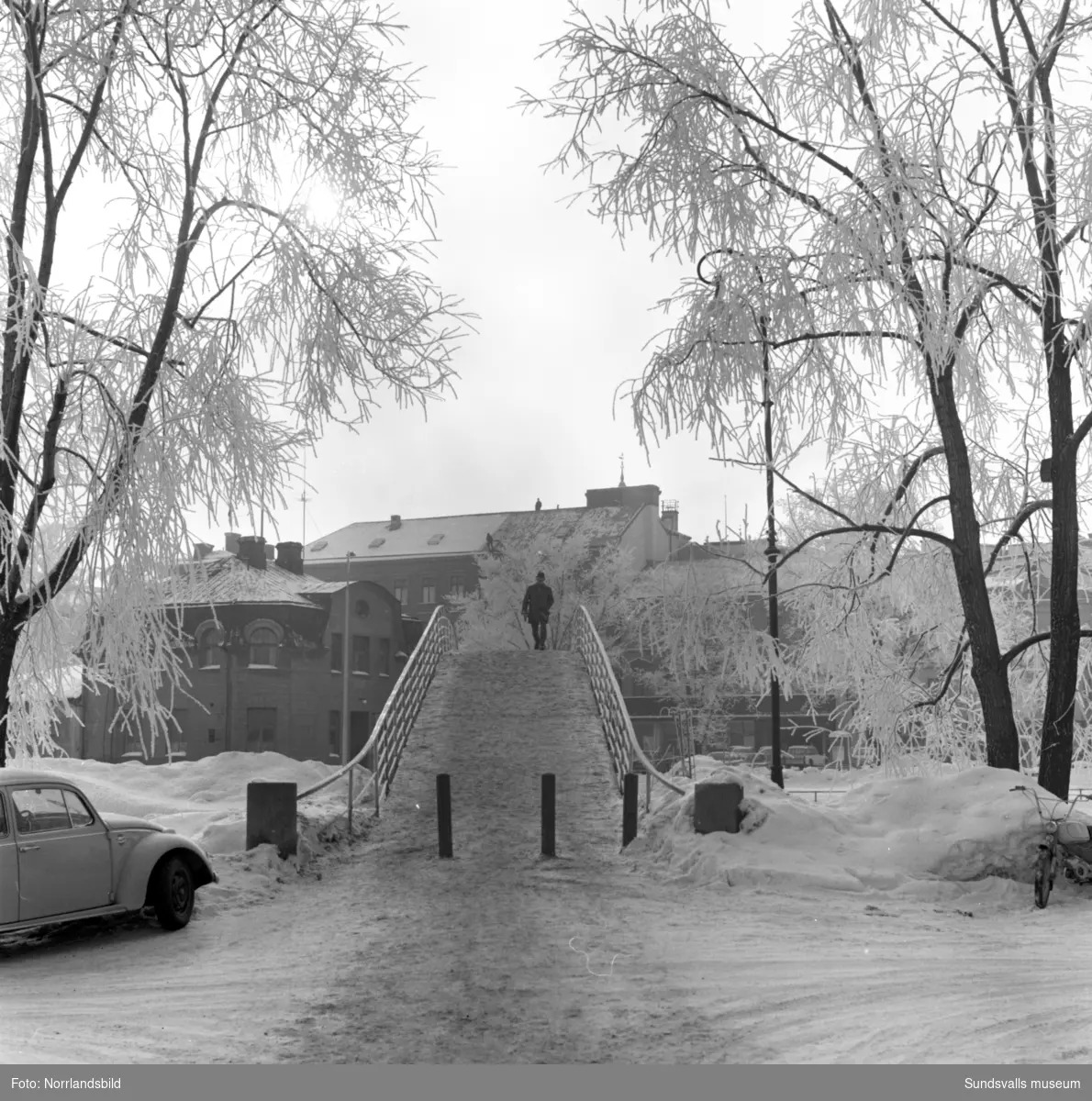 Vackra, frostiga vinterbilder från Sundsvall. Bland annat gamla Puckelbron och Vängåvan.