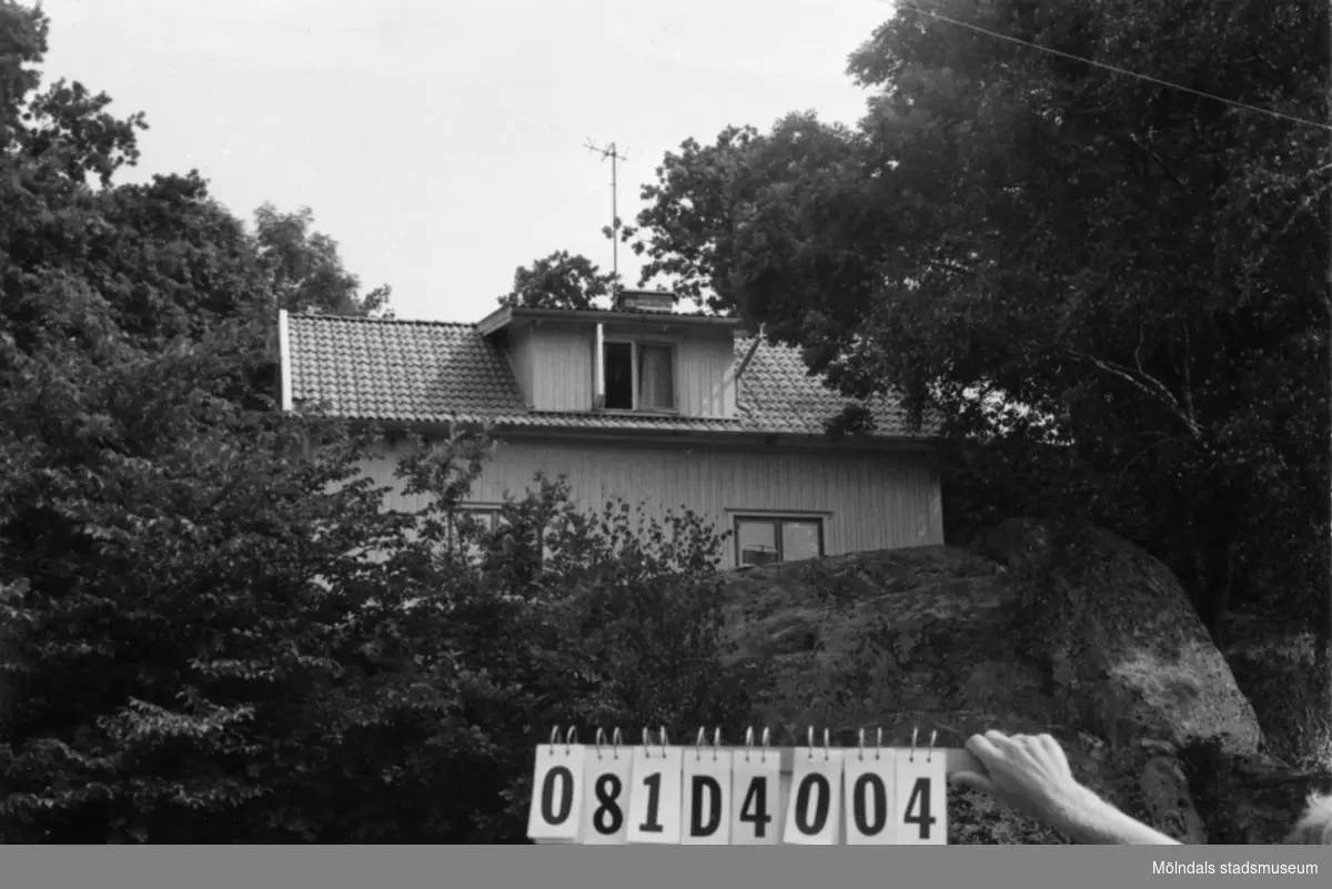 Byggnadsinventering i Lindome 1968. Greggered 4:2.
Hus nr: 081D4004.
Benämning: permanent bostad och ladugård.
Kvalitet, bostadshus: god.
Kvalitet, ladugård: mindre god.
Material: trä.
Tillfartsväg: framkomlig.