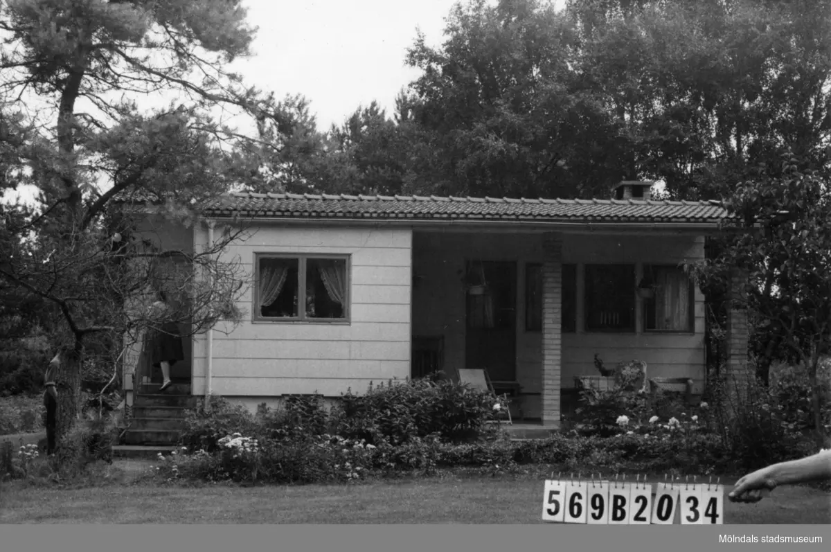 Byggnadsinventering i Lindome 1968. Gastorp 3:65.
Hus nr: 570A1018.
Benämning: fritidshus.
Kvalitet: mycket god.
Material: eternit.
Tillfartsväg: framkomlig.
Renhållning: soptömning.