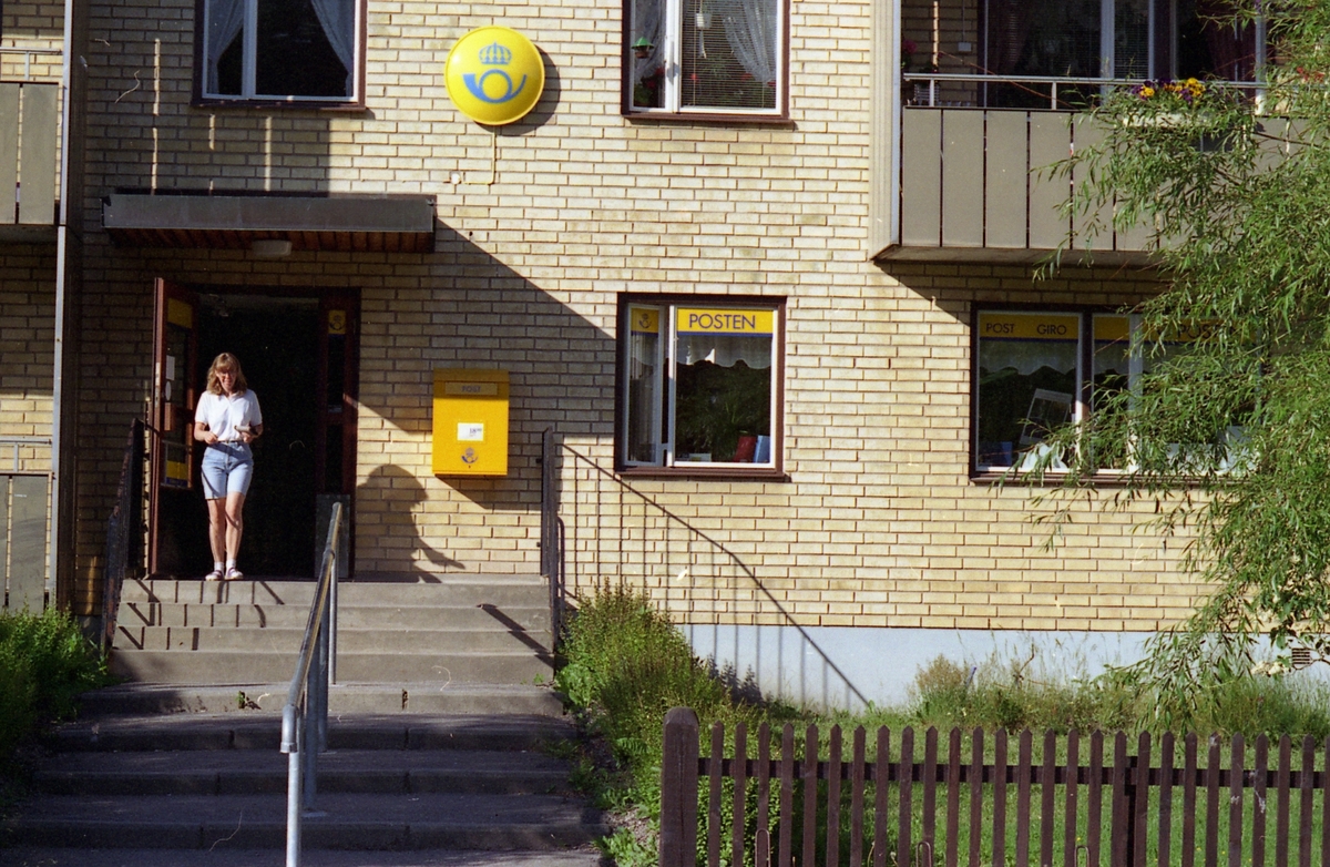 Postkontoret i Björnlunda, väster om Gnesta, 1994