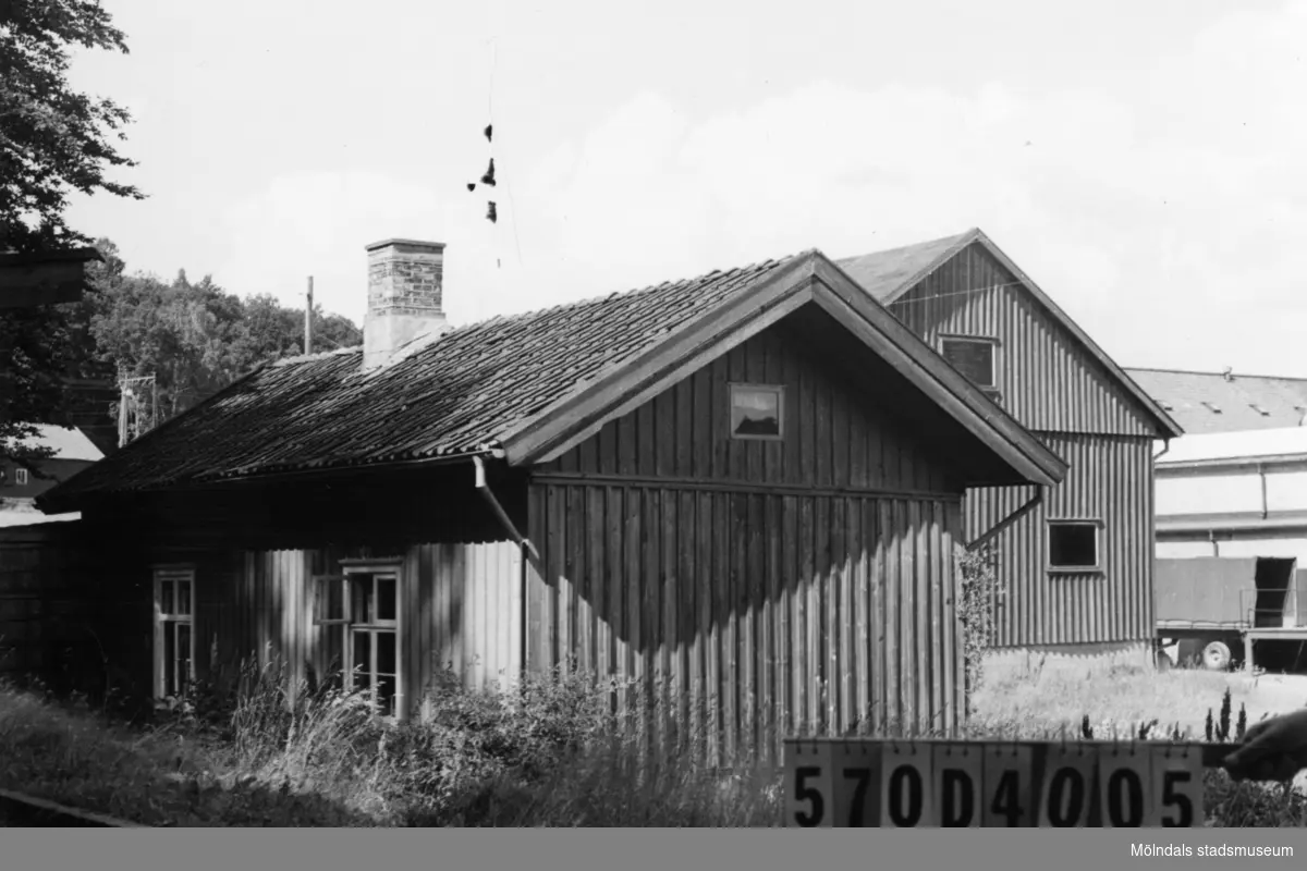 Byggnadsinventering i Lindome 1968. Annestorp 3:4.
Hus nr: 570D4005.
Benämning: permanent bostad.
Kvalitet: mindre god.
Material: trä.
Tillfartsväg: framkomlig.
Renhållning: soptömning.