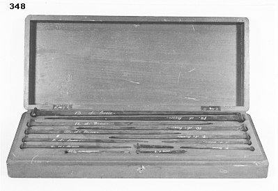 Ekspik, modeller av trä, till ett antal av 10 stycken, förvarade i en gråmålad låda. Tillkom år 1883.
12 st 1998.