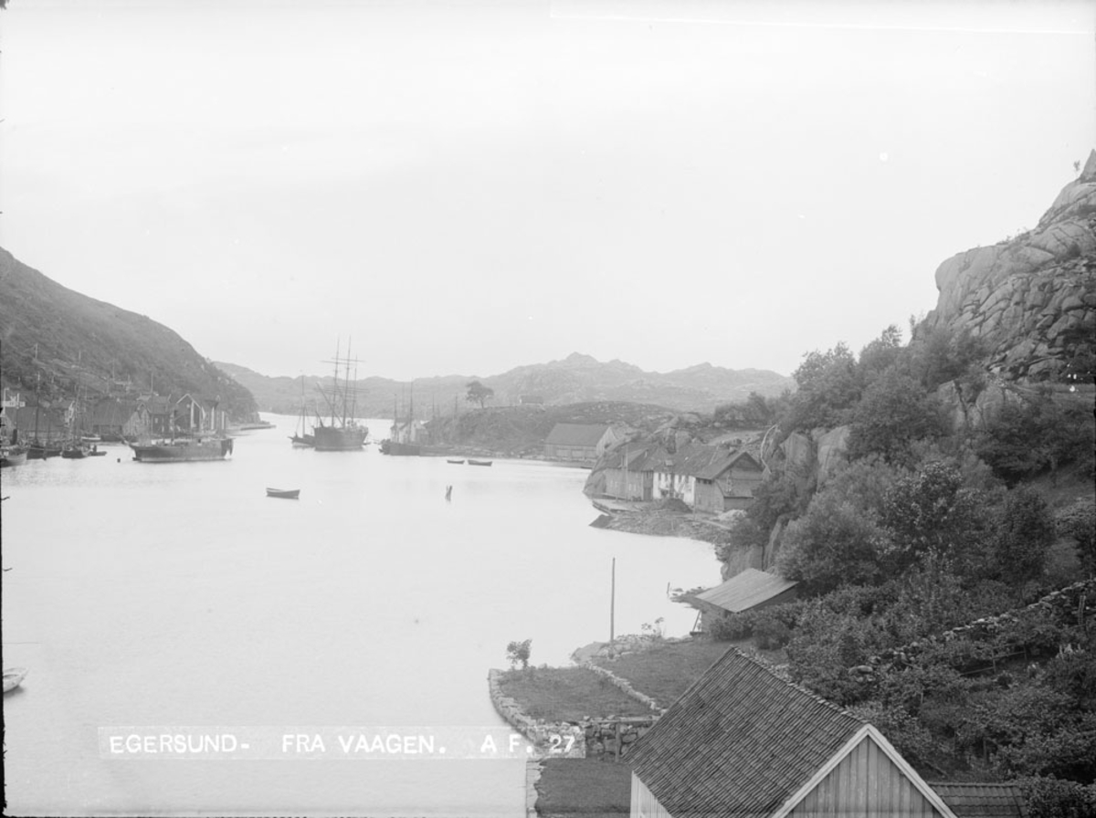 Vågen, Varberg, Lindøya, Rauhedlå, ytre deler av Strandgaten i Egersund. Eie stentøifabrik.