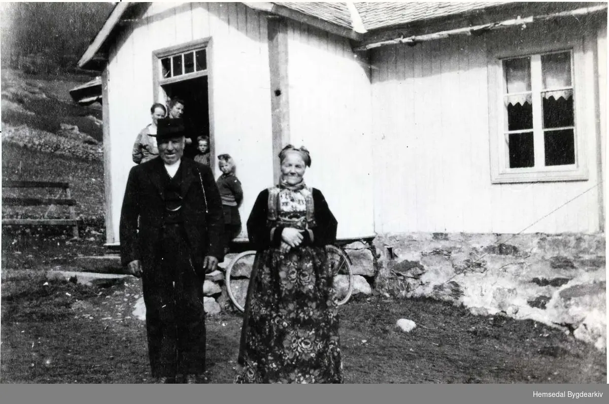Margit og Torleiv Kyrkjebøen frå Hemsedal i 1937.