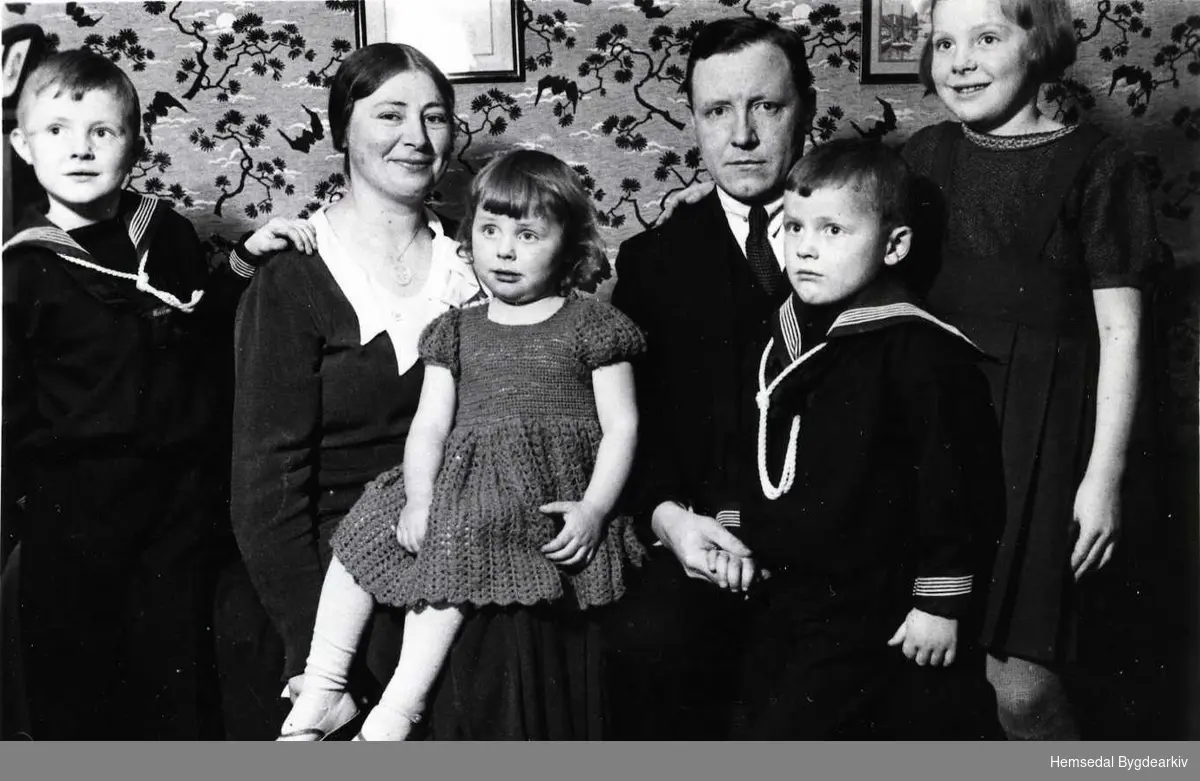 Familien Elise og Ola Rudvin i 1934.