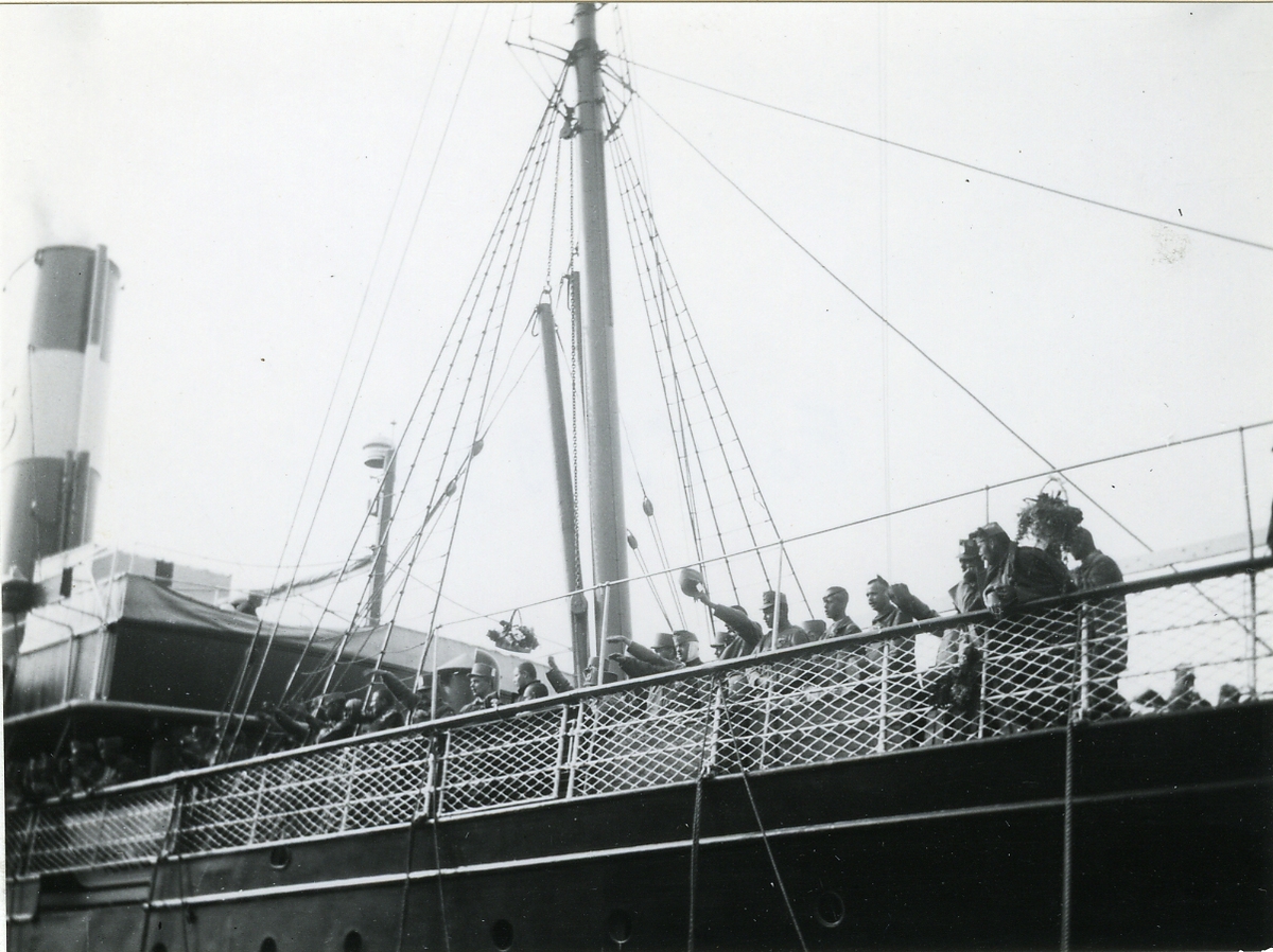 Passagerarångfartyget Aeolus.
Från neutralitetsvakten 1916 på torpedbåten Altair.