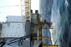 Ekofisk 2/4 H - broen til 2/4 C går ut til høyre i bildet