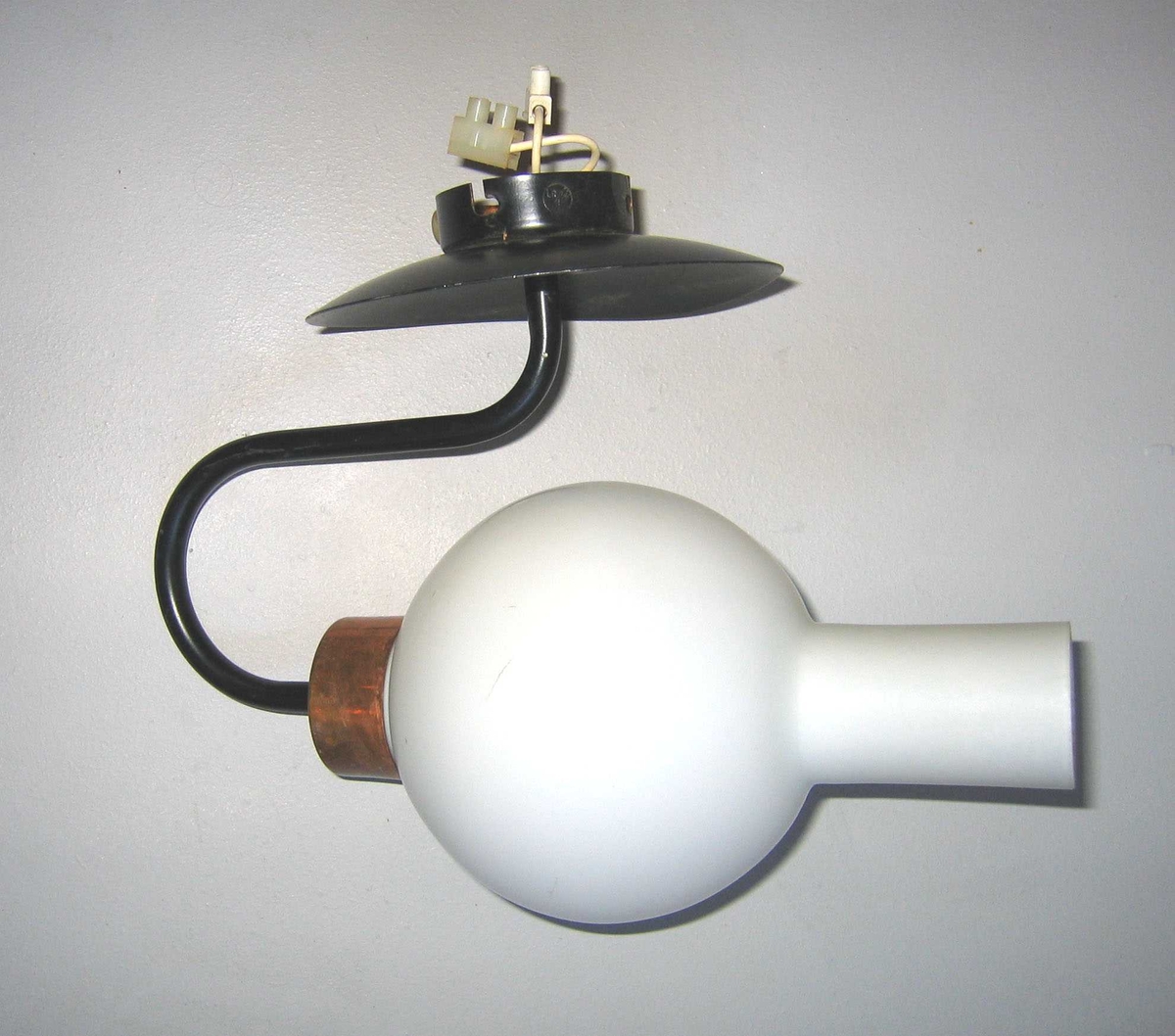 Vegglampe/lampett frå omkring 1965-1970.