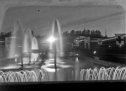 utstilling, Østfoldutstillingen, eksteriør, fontene, kveld,