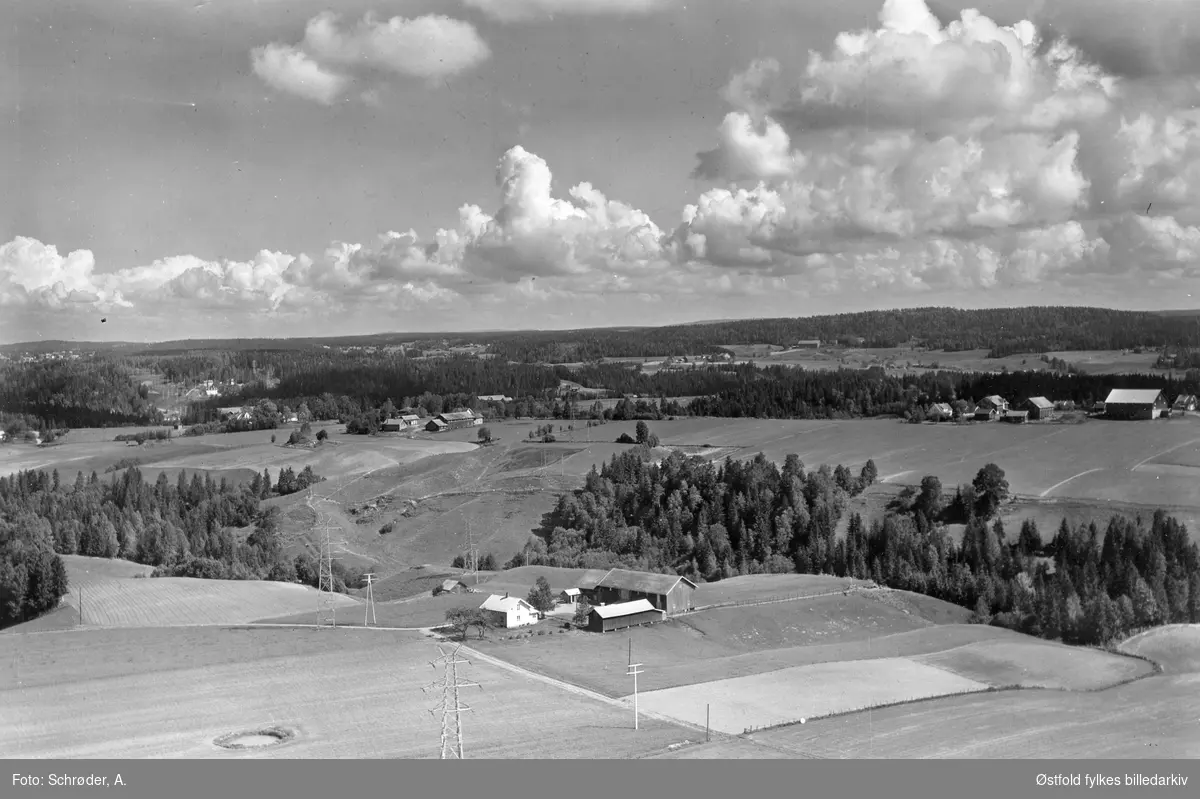 Bakkerud gård  i Skiptvet, flyfoto 11. juni  1959.
