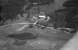 Flyfoto fra Kurdøla Gård 24/7-47. Sannidal