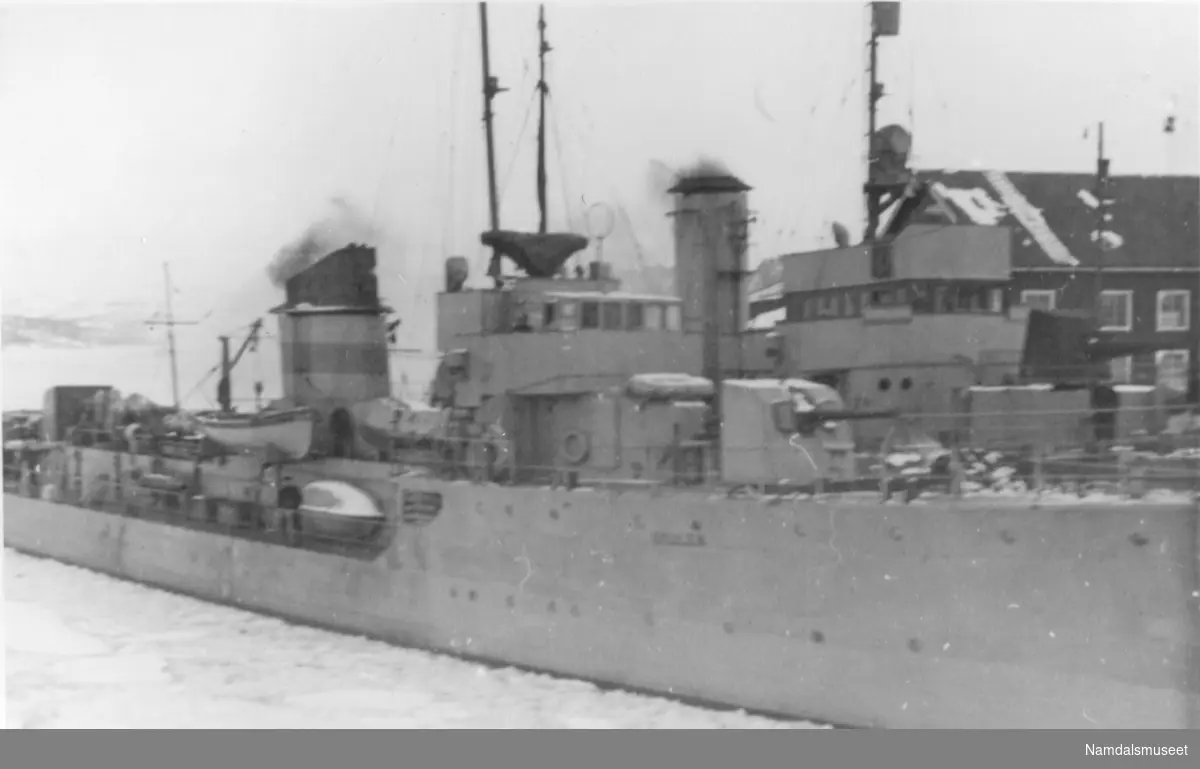 1940-1945. Namsos kai. Krigsskip. Frigjøring?