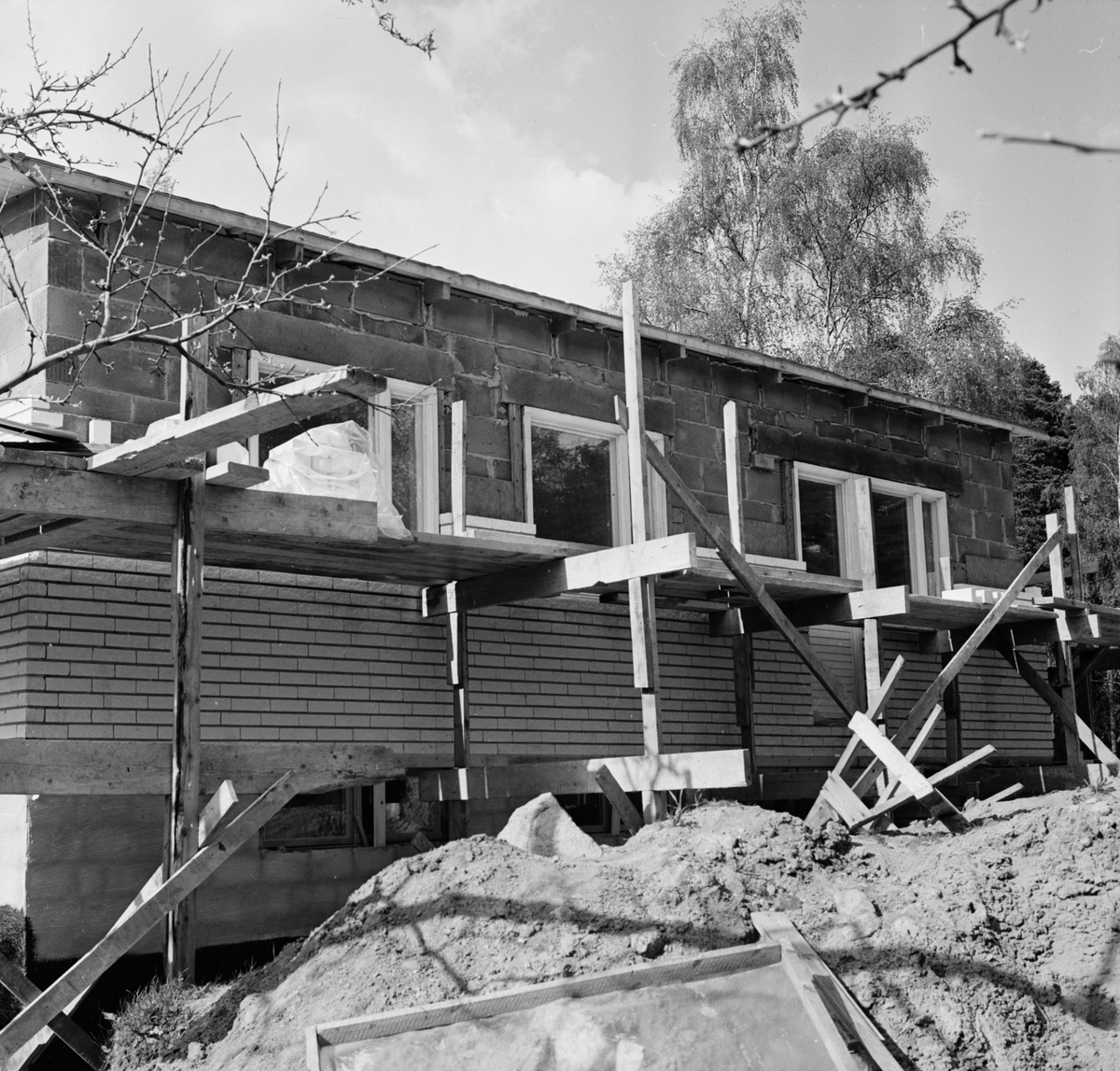 Docent Ola Nyquists hus under byggnation, maj 1966