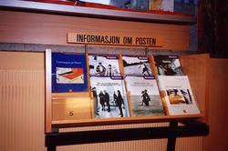 interiør, postkontor, 2000 Lillestrøm, stativ, brosjyrestati