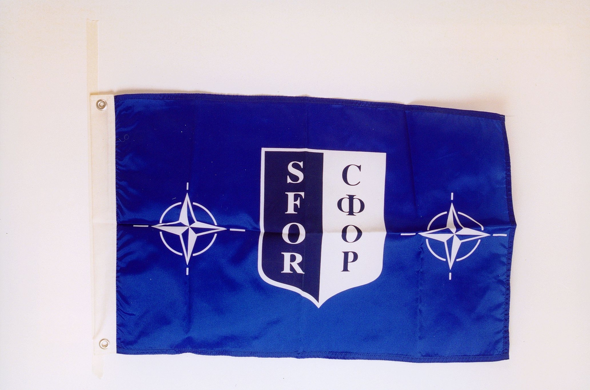 postmuseet, gjenstander, flagg, NATO-flagg, SFOR