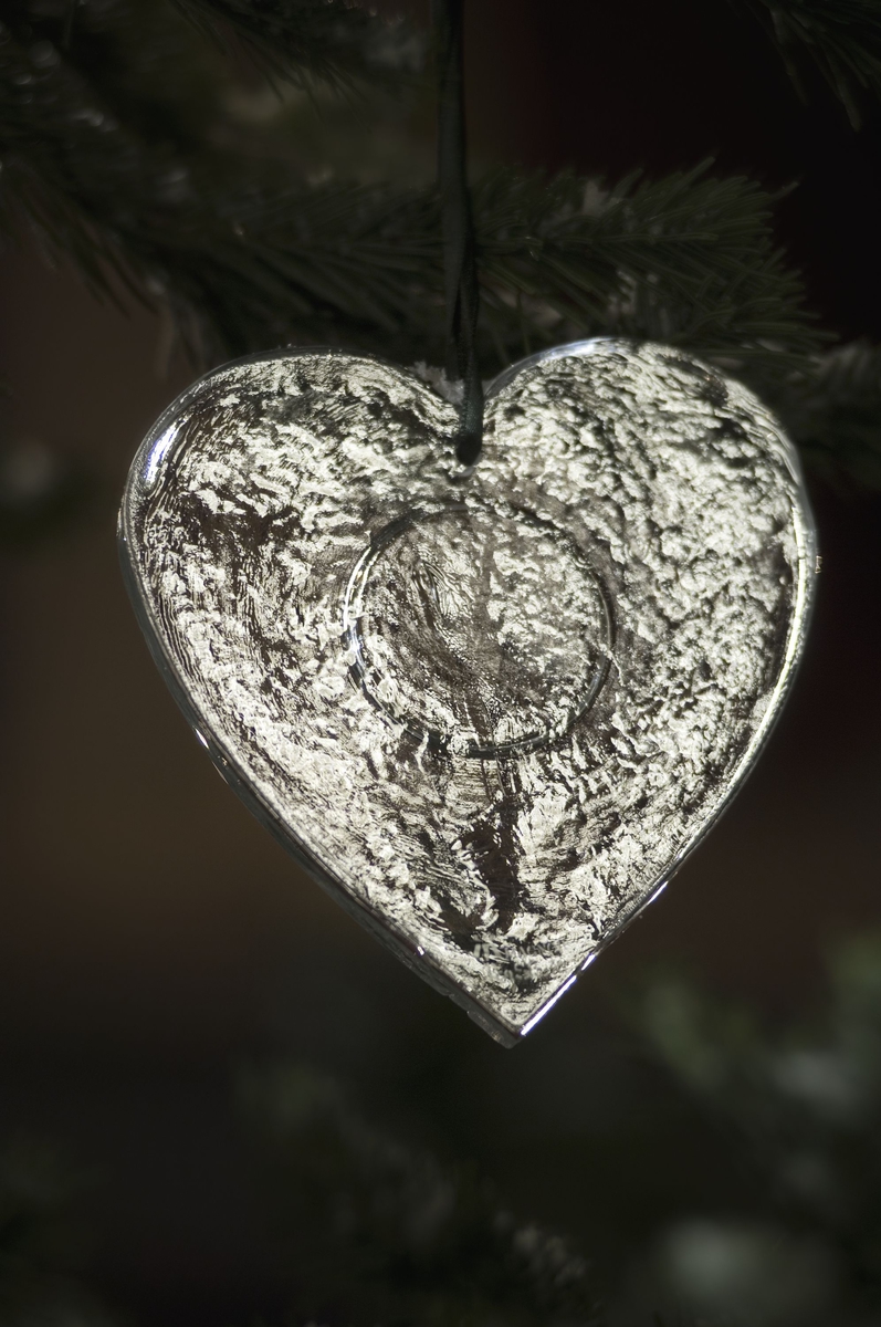 Julepynt designet av Per Spook, produsert ved Magnor Glassverk. 