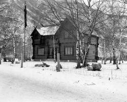 04.12.1906. Engelskmannens villa, Otta. Bygning, flaggstang,