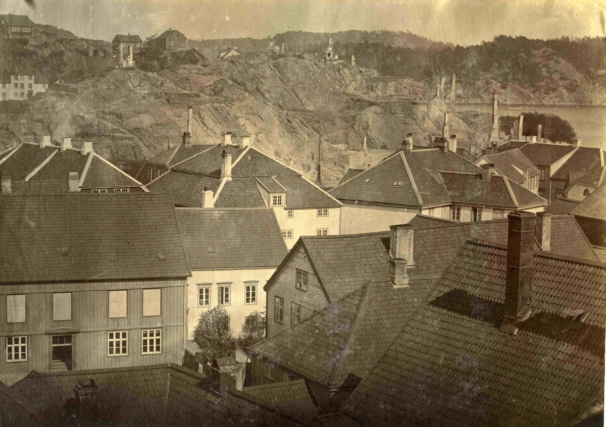 Fra John Ditlef Fürst album. 
Branntomtene etter brannen 1868 - AAks 44- 4 - 7 Bilde nr 70c - del av triptych.