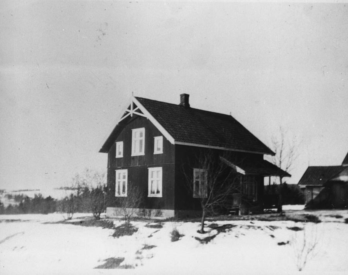 Bakkeli, hovedbygningen byggd 1927.
