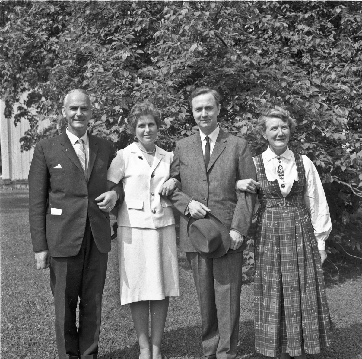 Fra v.: Eirik Sundli, ekteparet Marit og Einar Sundli (bror til Eirik), Marit Sundli.