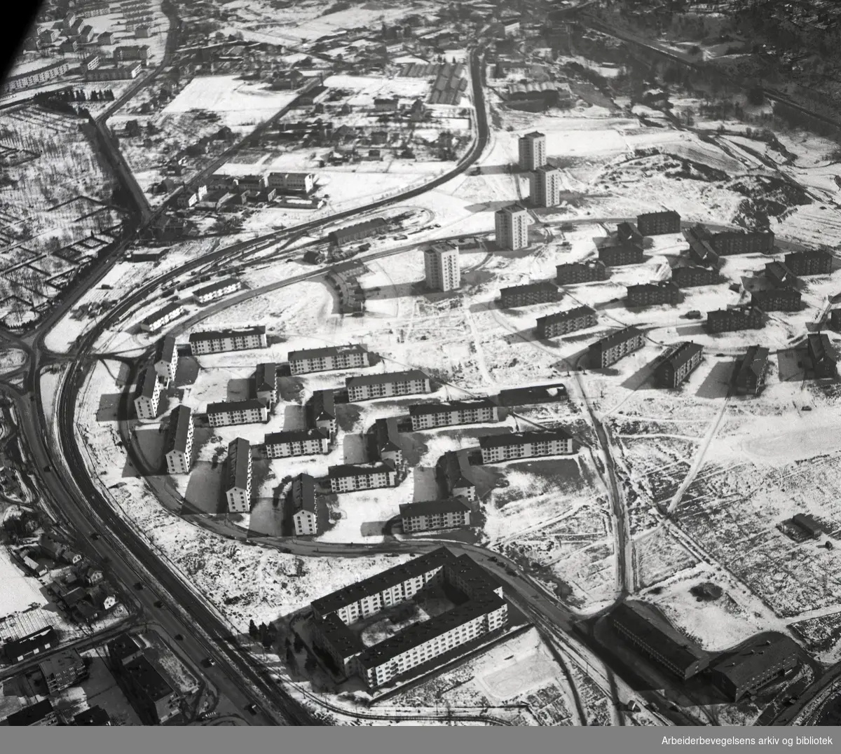 Flyfoto over Etterstad,.mars 1955