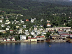 Røysan, foran i bildet ligger Gideon. Rett foran blokka ser 