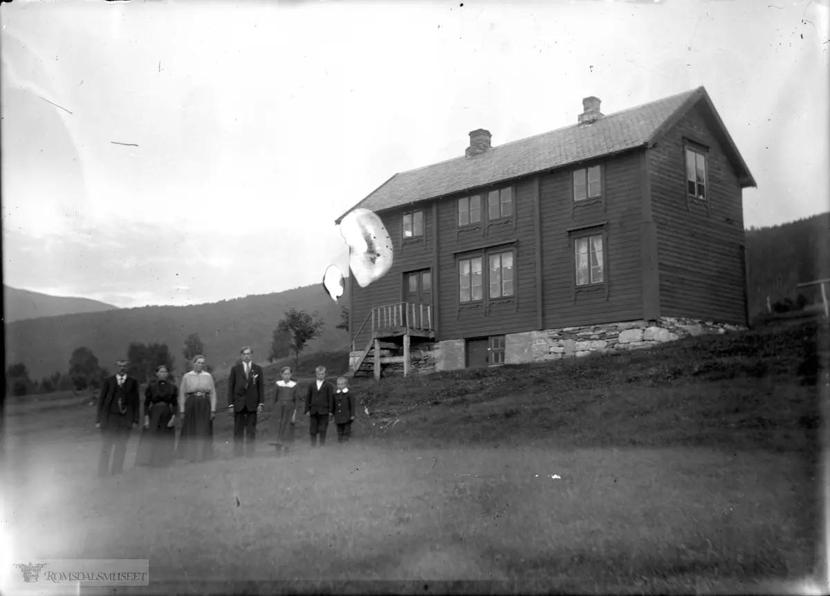 Øverhaugen, Holm, 155/10. .Ca. 1918. .