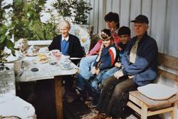 Kaffe og kaker på verandaen.