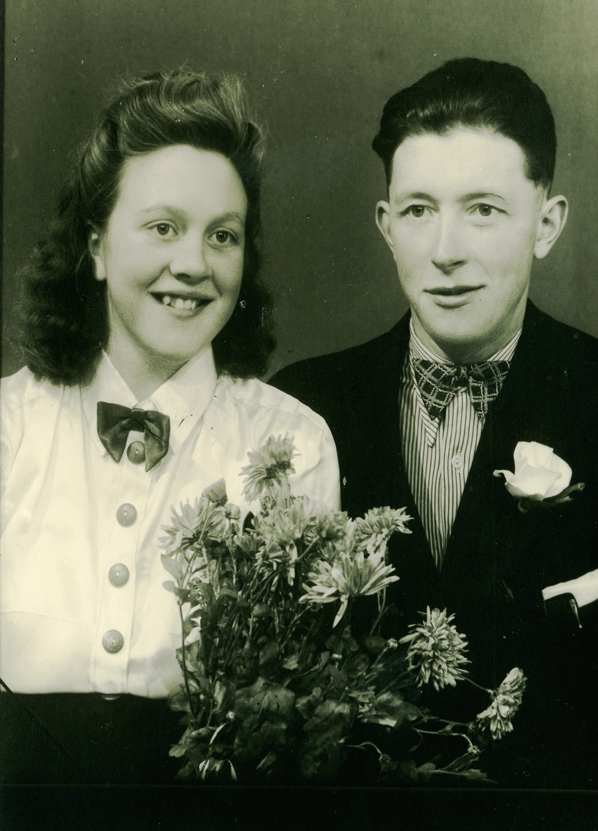 Brudebilde Gudrun Knutsdtr. Ursdalen og Ingebret Kåreson Rotneim, 1943