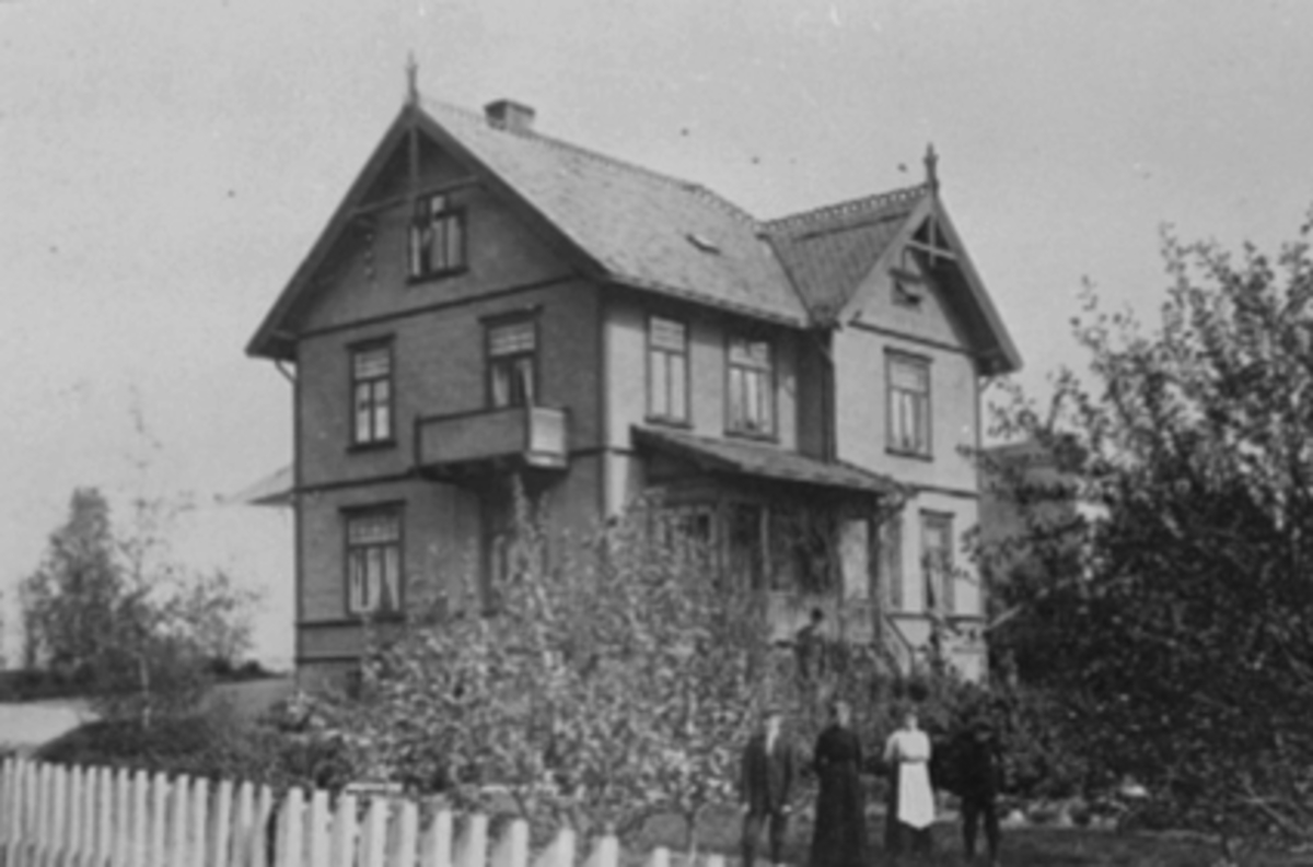 Eksteriør, villaen til familien Trætteberg, 6 personer, Sverdrups gate 23. 