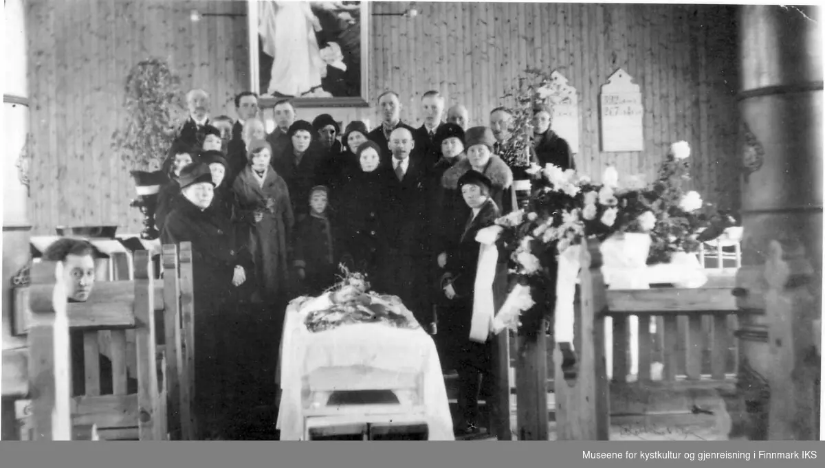 Hans Andreas Endresens begravelse fra Berlevåg kirke 23. mai 1933. 
