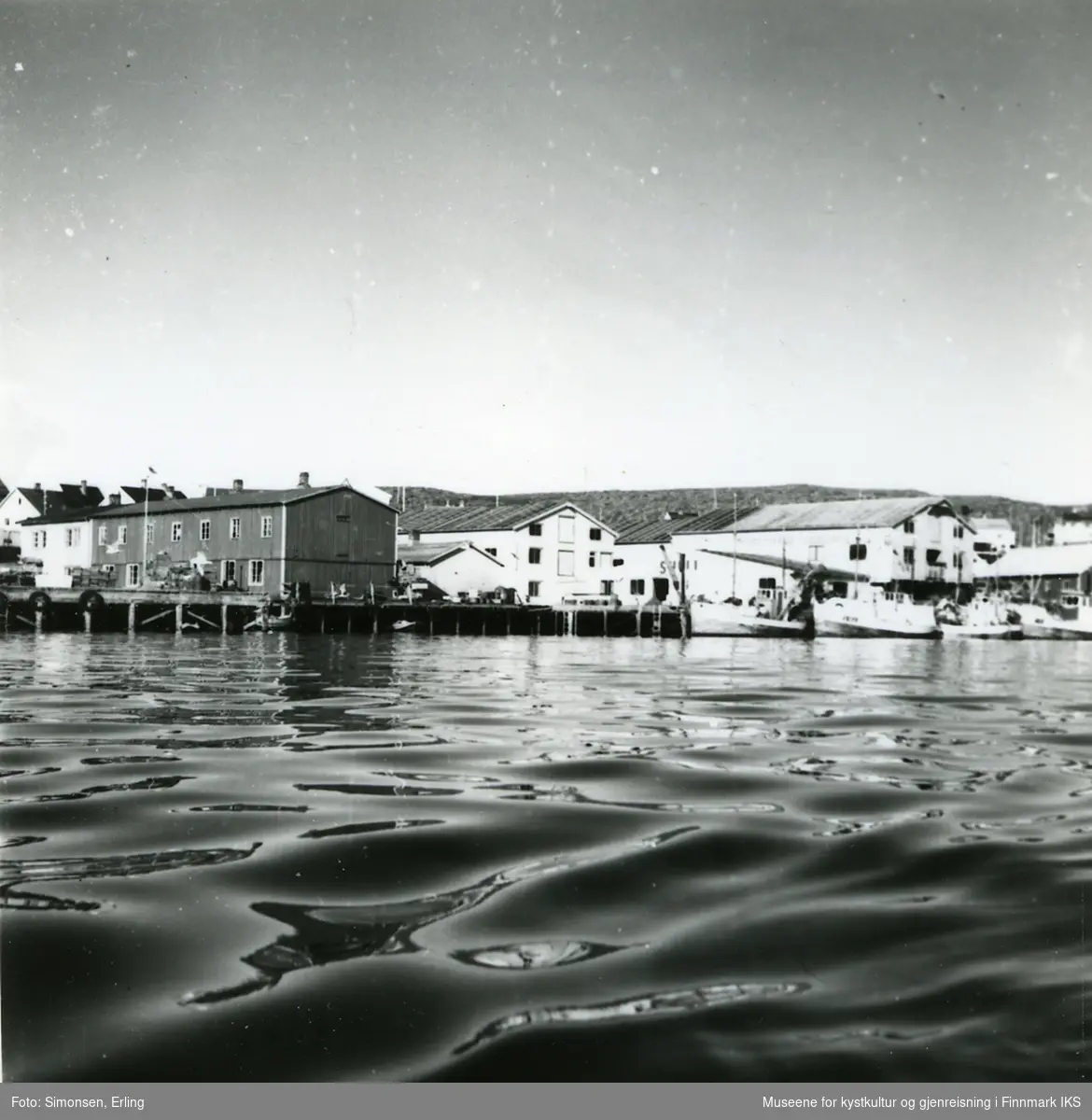 Fiskebruk og båter i Mehamn 1962