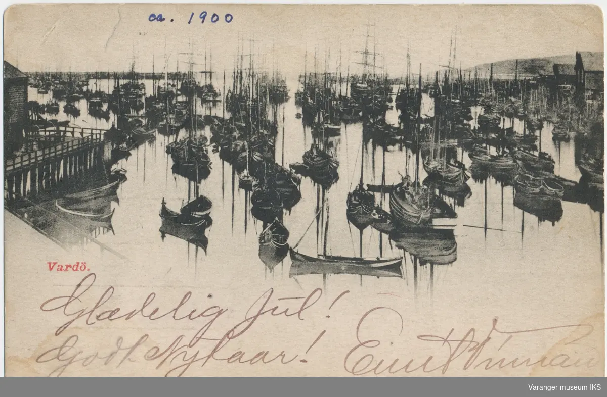Postkort, Nordre Våg full av båter, sett fra Valen, Tollbodkaia til venstre, ca. 1900