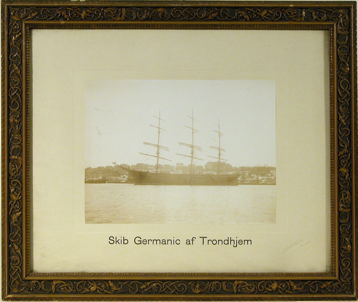 Fullrigger "Germanic" av Trondhjem ligger forankret ved Nabbetorp i Fredrikstad.