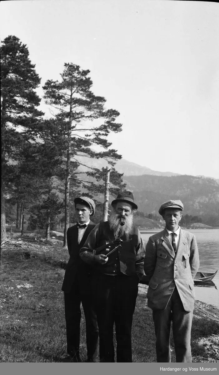 Portrett, Johannes O. Tveit, Eilev J. Måge
