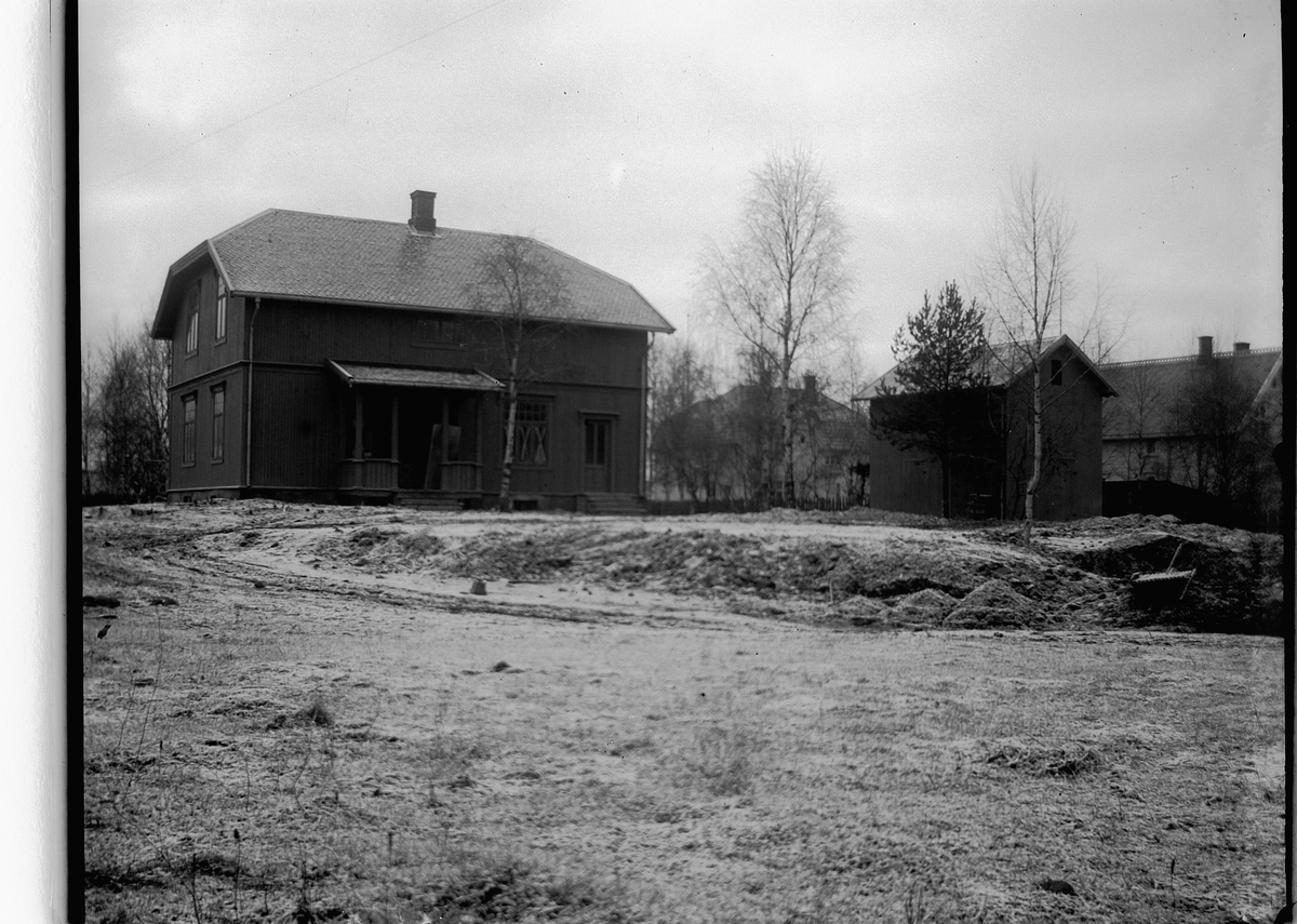 Hamar, ukjent villa, oppført på begynnelsen av 1900-tallet. Tegnet av ingeniør A. Halvorsen.
