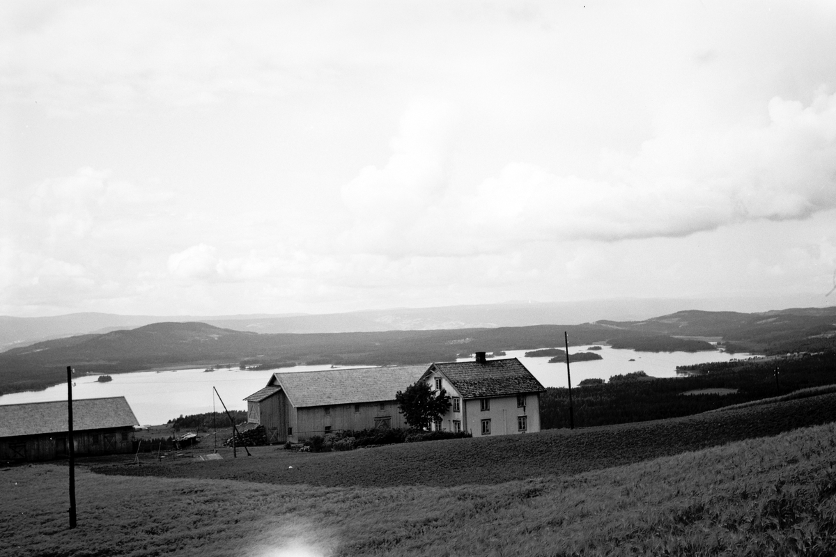 Larsåsen gård, Åsmarka, utsikt mot Næra.