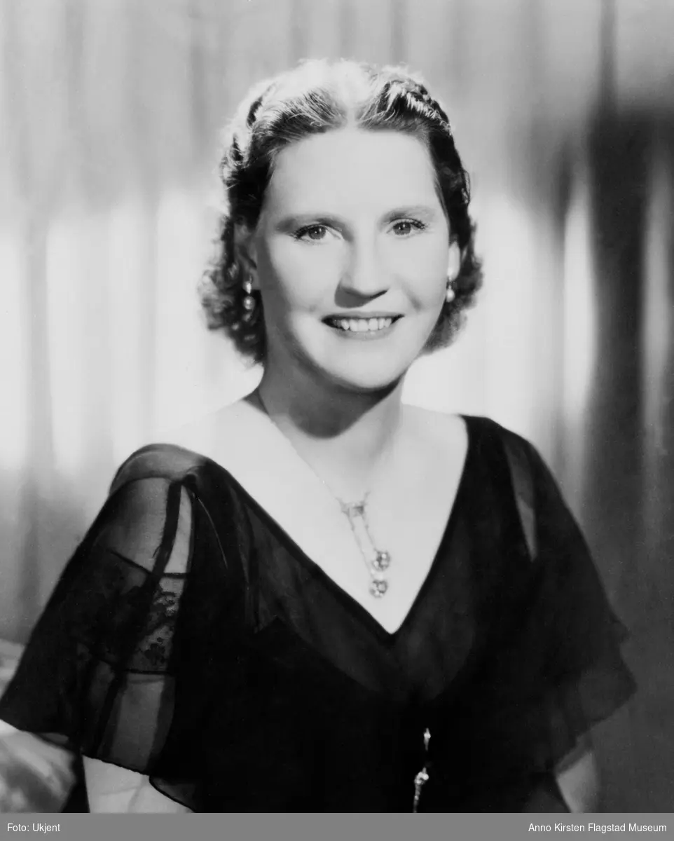 Kirsten Flagstad. Portrett Paramount Studios november 1937. Kirsten Flagstad. Portrait Paramount Studios November 1937. 