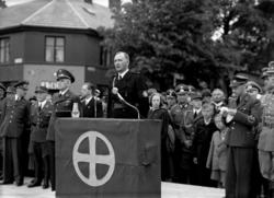 NASJONAL SAMLINGS JONSOKKSTEVNE PÅ HAMAR I 1942. Oliver Møys