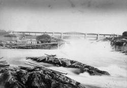 Bru over Glomma ved Sarpsfossen