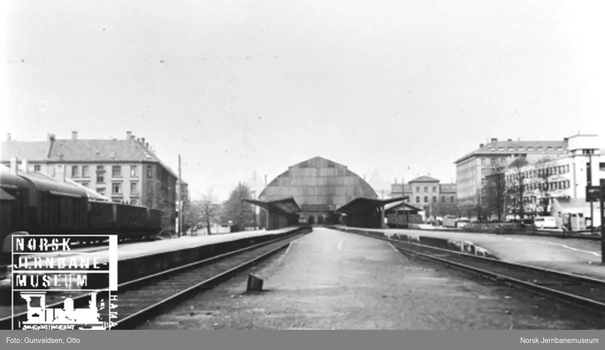 Bergen stasjon med toghallen