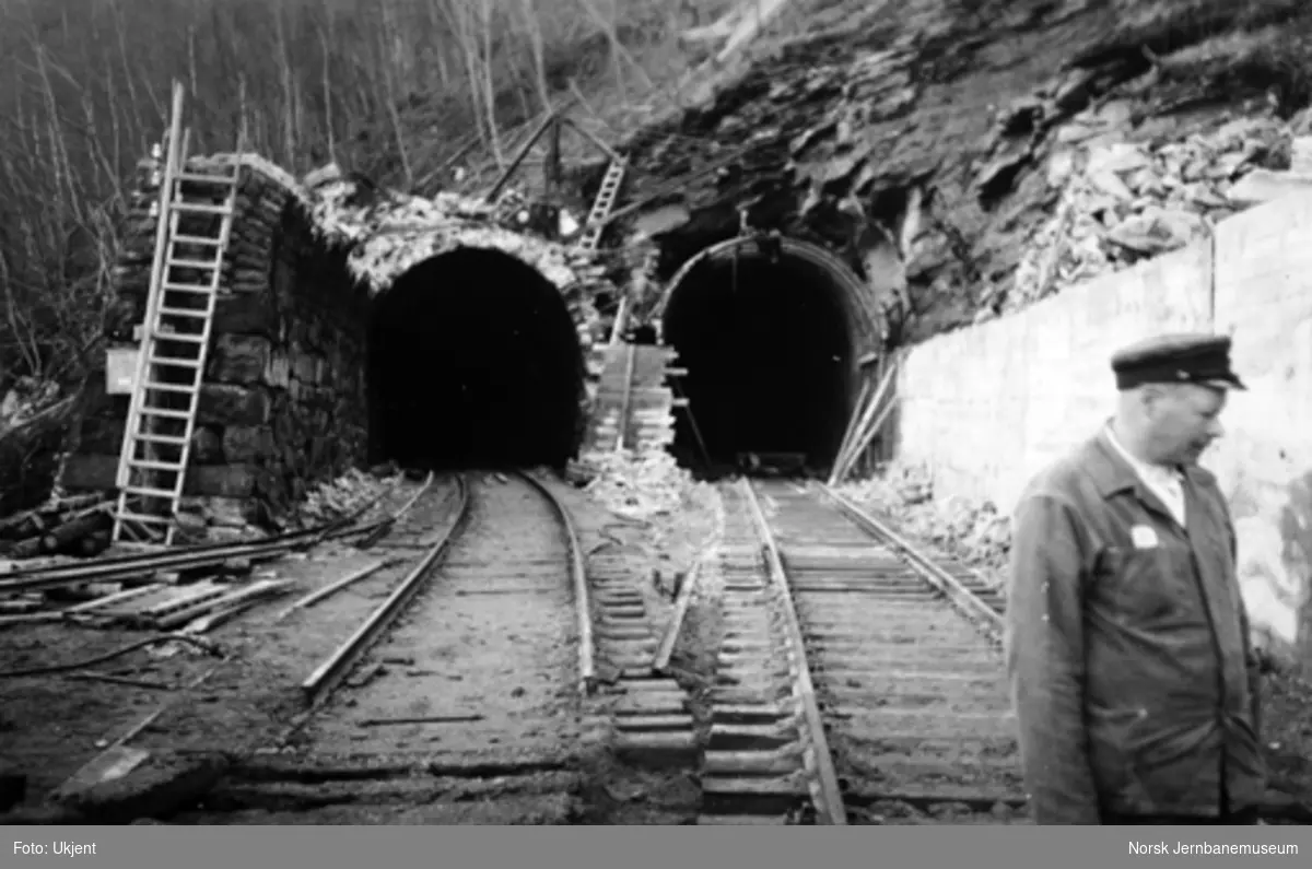 Vossebanens ombygging : vestre innslag Kattegjelet tunnel