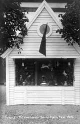 St. Hans feiring på Norsk Folkemuseum i 1916. Salgsbod med f