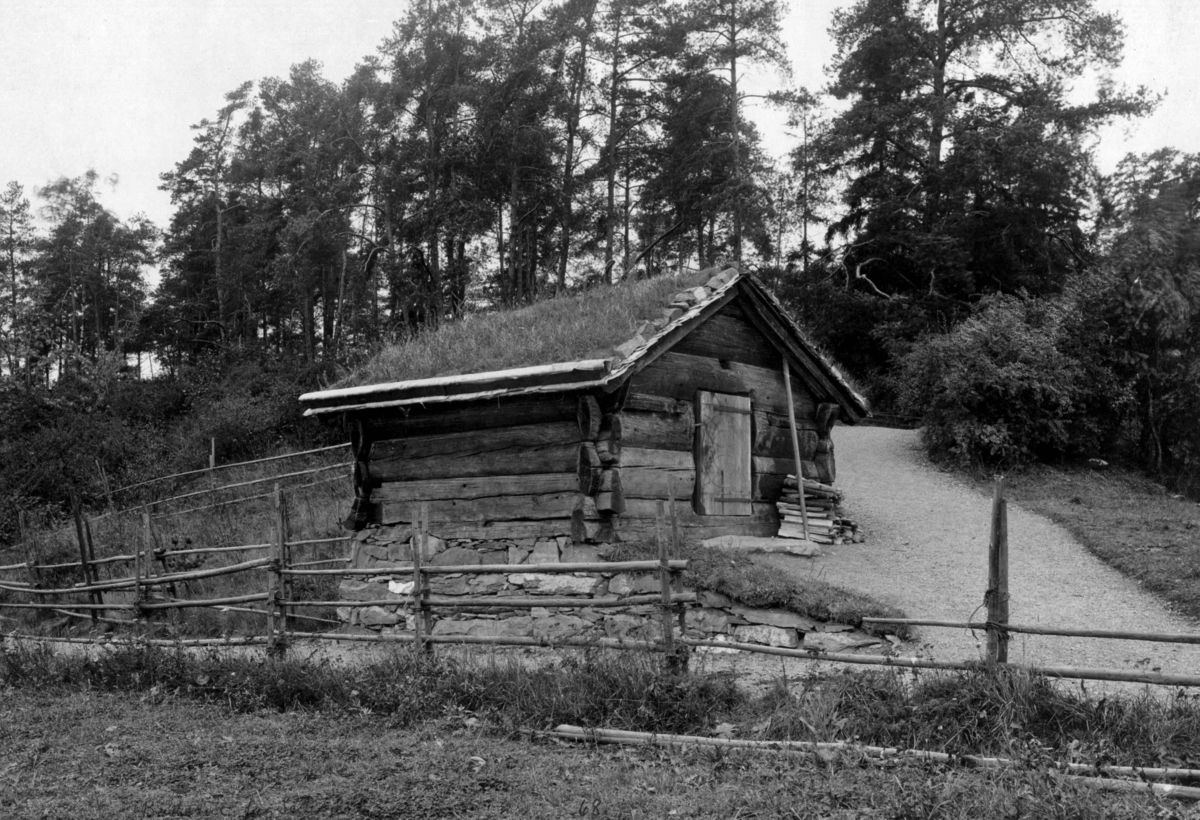 Badstue fra Åmlid, Valle, Setesdal. Fotografert på Norsk folkemuseum.
