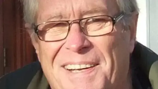 Portrett av en mann med briller